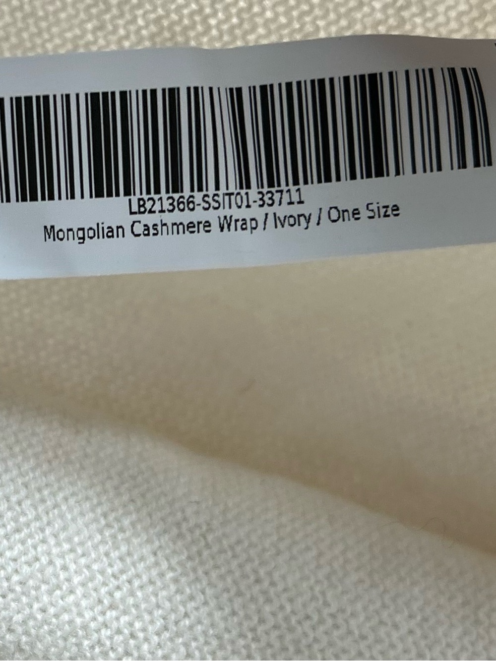 Quince Cashmere Wrap Ivory NWT quite luxury - Picture 5 of 5